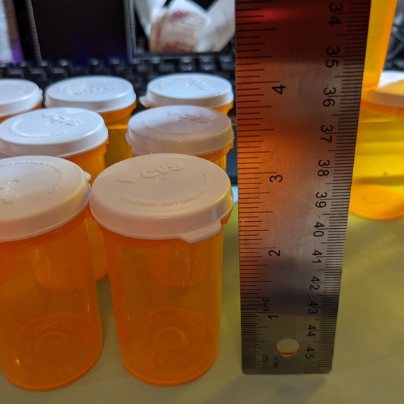 15 EMPTY Plastic Pill Bottles - Picture 3 of 4